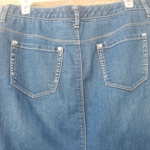 Style & Co Jean Skirt. Size 12. - Picture 9 of 12